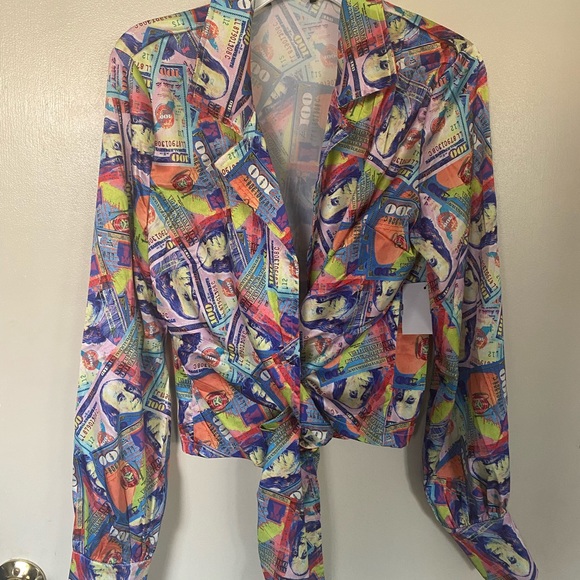 Multi color money print blouse - Picture 3 of 4